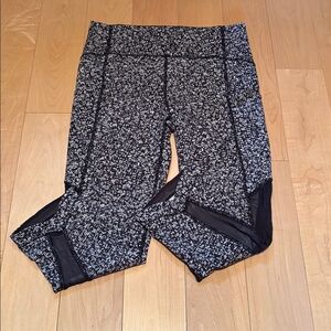 LULULEMON Black and White Patterned Leggings